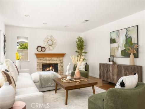 40 Calais , Irvine, CA