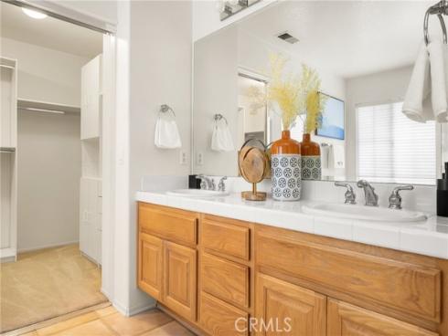 40 Calais , Irvine, CA