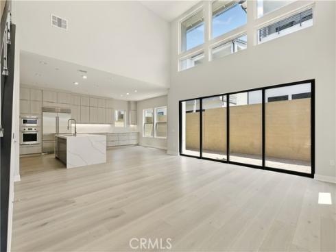 208 Stage , Irvine, CA