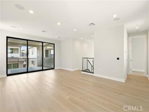 208 Stage , Irvine, CA