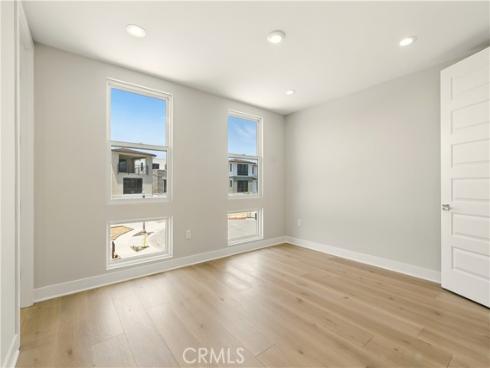 208 Stage , Irvine, CA