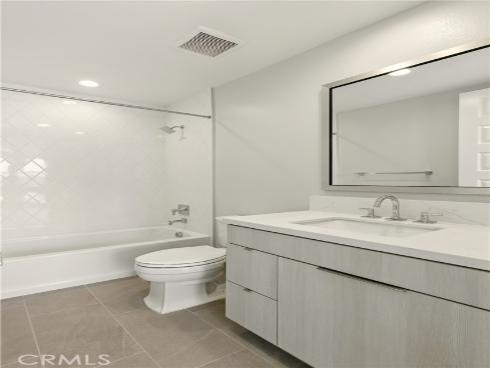 208 Stage , Irvine, CA