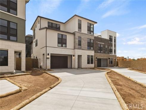 204 Stage , Irvine, CA