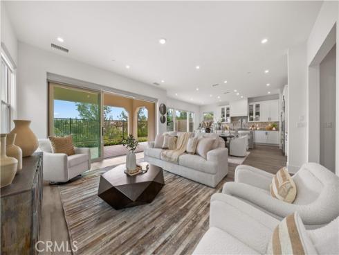 59 Longchamp , Irvine, CA