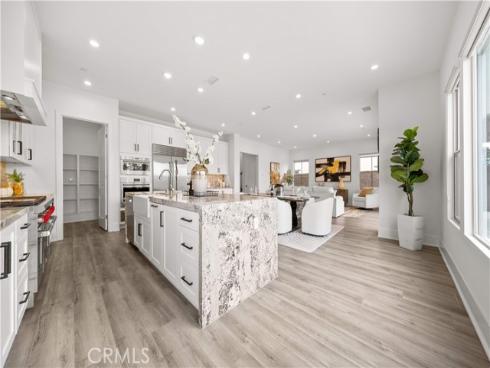 59 Longchamp , Irvine, CA