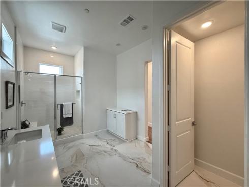 418 Treble , Irvine, CA