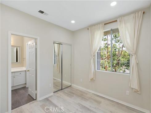 36 Chula Vista 109 , Irvine, CA