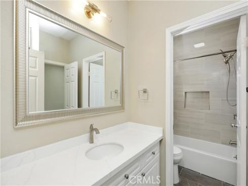 36 Chula Vista 109 , Irvine, CA