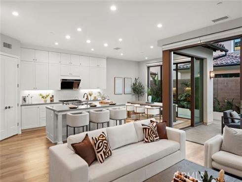 101 Artista , Irvine, CA