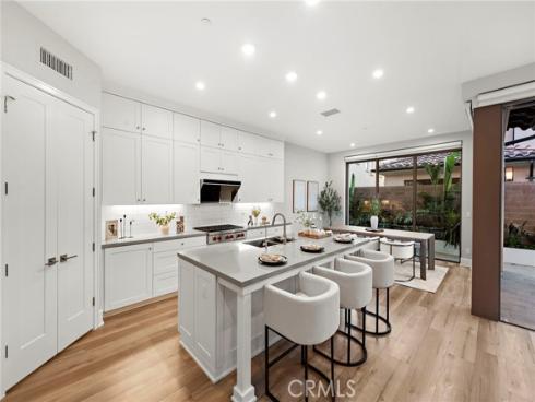 101 Artista , Irvine, CA