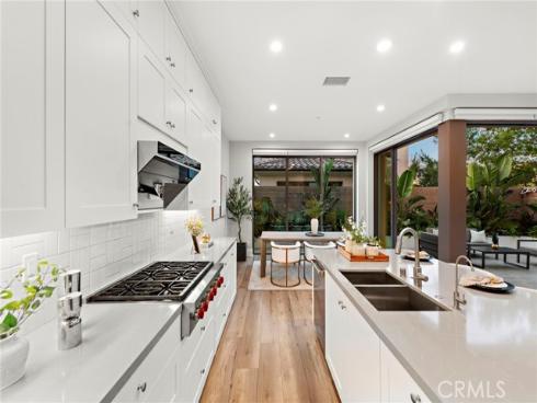 101 Artista , Irvine, CA