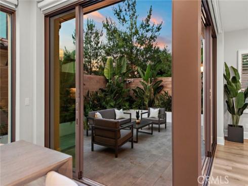 101 Artista , Irvine, CA