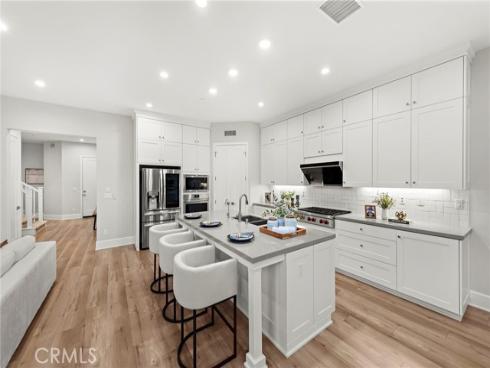 101 Artista , Irvine, CA