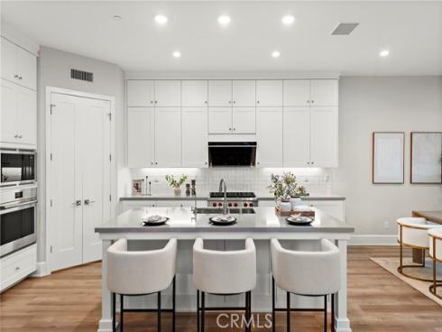 101 Artista , Irvine, CA