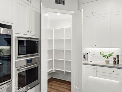 101 Artista , Irvine, CA