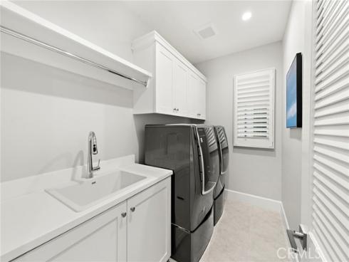 101 Artista , Irvine, CA