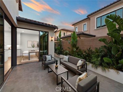 101 Artista , Irvine, CA