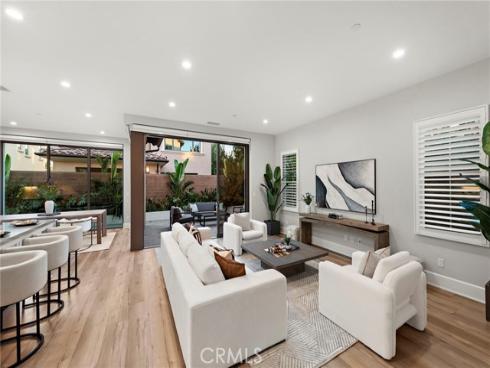 101 Artista , Irvine, CA