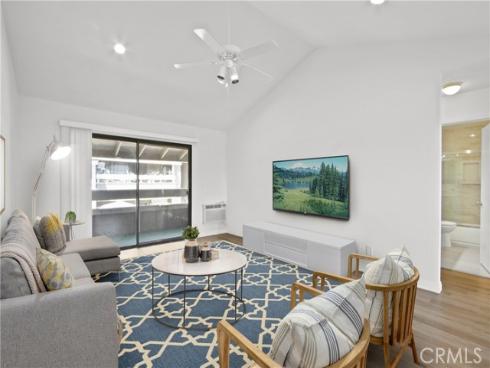 326 Streamwood , Irvine, CA