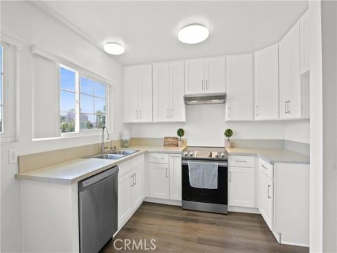 326 Streamwood , Irvine, CA