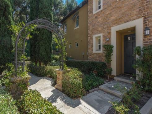 63 Gingerwood , Irvine, CA