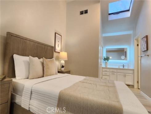 77 Lakepines , Irvine, CA