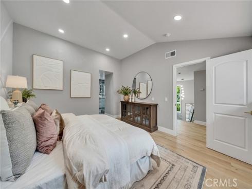 10  Lassen  , Irvine, CA