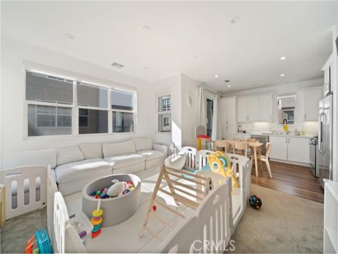 2318  Synergy  , Irvine, CA