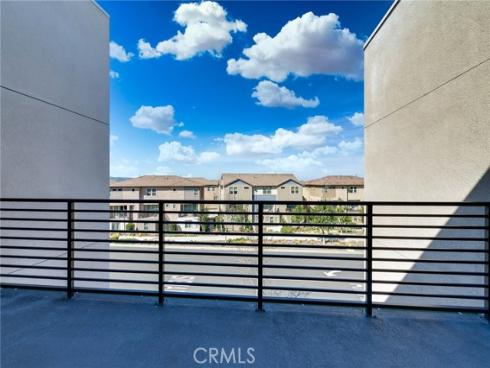 1075  Cadence  , Irvine, CA