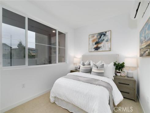 1075  Cadence  , Irvine, CA