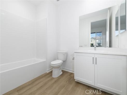 1075  Cadence  , Irvine, CA