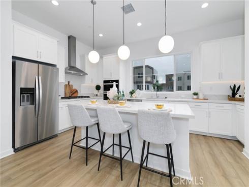 1075  Cadence  , Irvine, CA