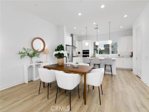 1075  Cadence  , Irvine, CA