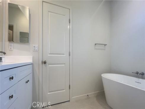 110  Sunnyside  , Irvine, CA