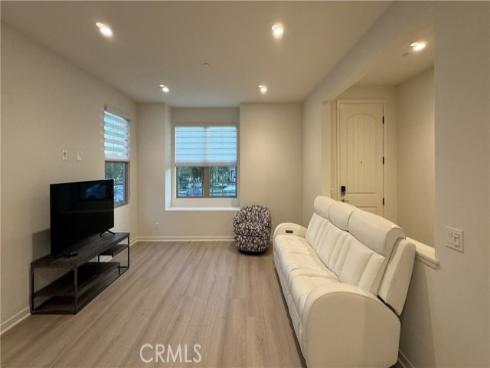 110  Sunnyside  , Irvine, CA