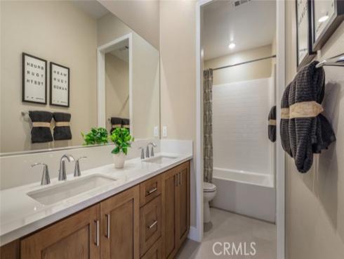 186  Proctor  , Irvine, CA