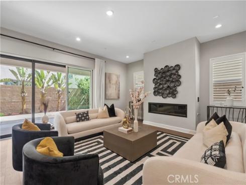 370 Sawbuck , Irvine, CA