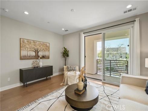 370 Sawbuck , Irvine, CA