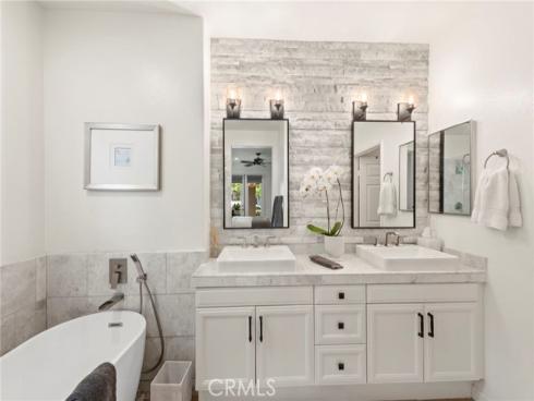 85  Reunion  , Irvine, CA