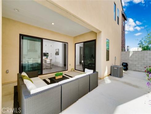 484  Chorus  , Irvine, CA