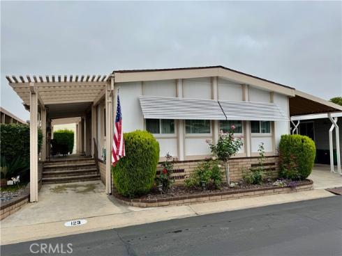 5200 Irvine Blvd 123