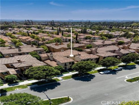 74 Townsend , Irvine, CA