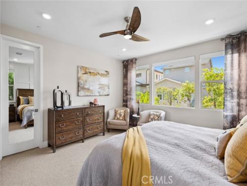 131  Spiral  , Irvine, CA