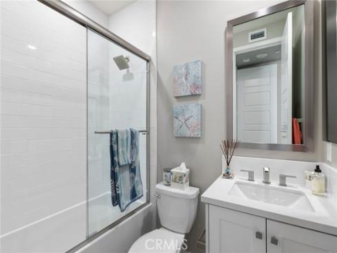 131  Spiral  , Irvine, CA