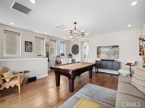 131  Spiral  , Irvine, CA