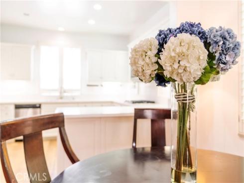 320  Bronze  , Irvine, CA