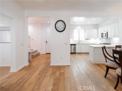 320  Bronze  , Irvine, CA