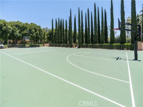 320  Bronze  , Irvine, CA