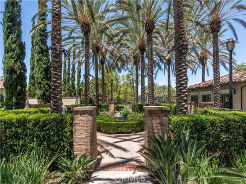 320  Bronze  , Irvine, CA