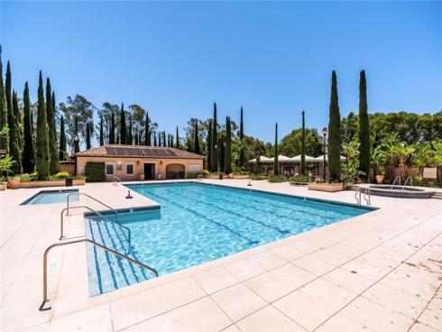 320  Bronze  , Irvine, CA